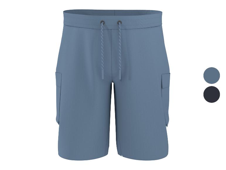 Short cargo bleu pour homme avec cordon de serrage à la taille, présenté avec des échantillons de couleur.
