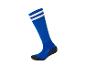 Chaussettes de sport bleues à rayures blanches.