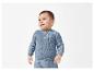Pull et pantalon en tricot bleu pour bébé.