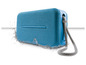 Un haut-parleur Bluetooth portable bleu avec une sangle.