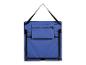 Sac de transport bleu avec bandoulière noire et poche zippée.