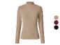 Pull col roulé beige pour femme avec texture côtelée, avec échantillons de couleur.