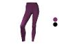 Legging de sport violet sur fond blanc, avec un échantillon de couleur violette et noire.