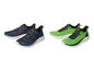 Deux paires de chaussures de running Gravity en bleu et vert.