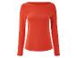 Un t-shirt à manches longues orange pour femme.