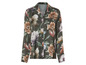 Une chemise verte à manches longues avec un motif floral.