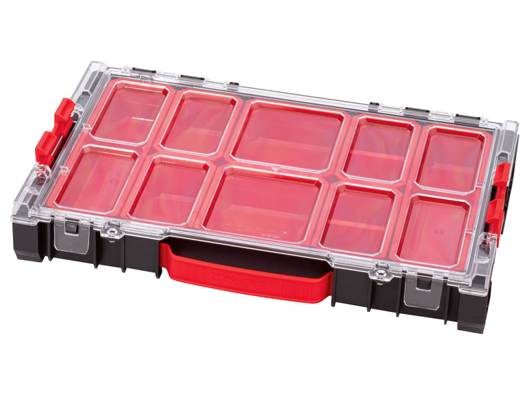 Une boîte à outils noire avec des détails rouges et un couvercle transparent, avec plusieurs compartiments.
