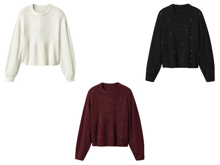 Trois pulls perlés en blanc, noir et bordeaux.