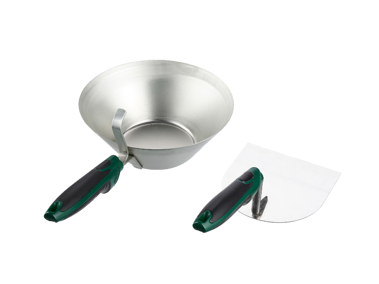 Deux outils de plâtrage avec poignées ergonomiques.