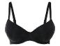 Un soutien-gorge noir avec des bonnets lisses et des bretelles larges.