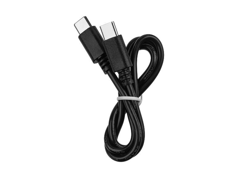 Câble USB-C vers USB-C noir, enroulé et fixé avec une attache blanche