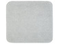 Un tapis de bain gris avec une texture douce et moelleuse.