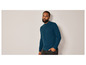 Homme portant un pull bleu foncé à motifs