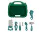 Trousse à outils jouet verte avec outils assortis, dont une scie et une clé.