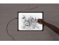 Main dessinant un croquis détaillé d'un moulin à eau sur une tablette lumineuse.