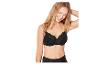 Soutien-gorge et culotte noirs en dentelle.