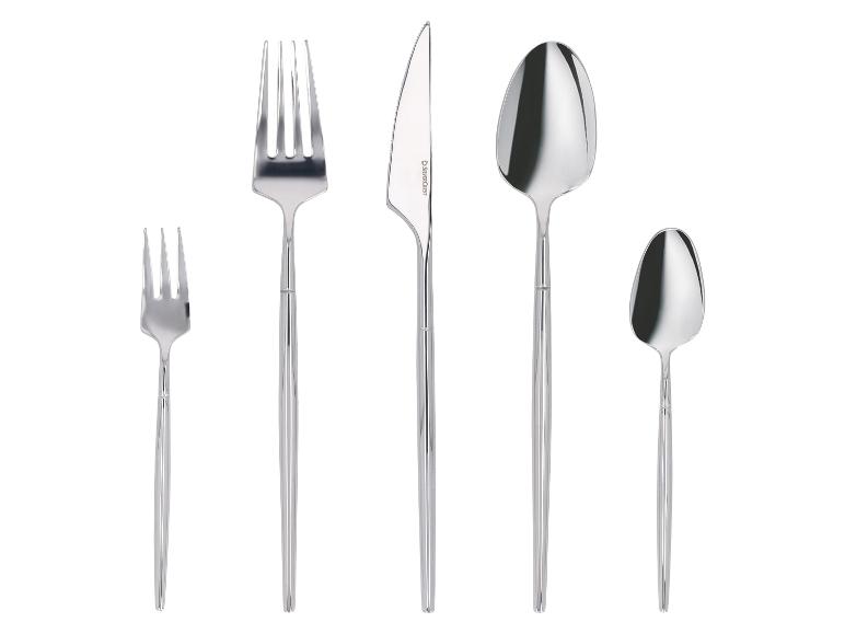 Ensemble de couverts en acier inoxydable avec fourchettes, couteau et cuillères.