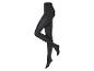 Collants noirs sur fond blanc