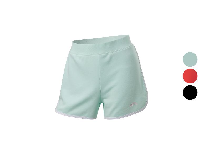 Shorts de sport vert menthe avec détails contrastants.