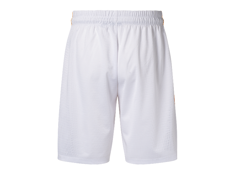 Short de basket-ball blanc.