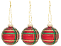 Trois boules de Noël rouges à motif écossais vert et doré.