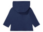 Un sweat à capuche bleu marine à manches longues.