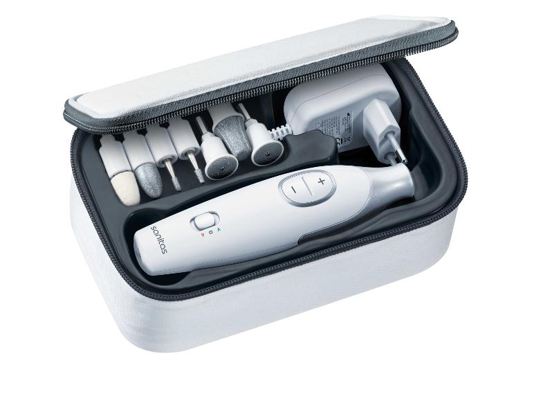Kit manucure/pédicure avec lime électrique, divers embouts et adaptateur secteur dans un étui.