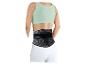 Femme portant une ceinture de soutien dorsal, vue arrière