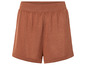 Shorts en tricot marron.