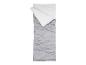 Sac de couchage gris avec intérieur blanc, partiellement déplié