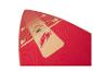 Paddleboard gonflable rouge et beige avec cordons élastiques et surface texturée.