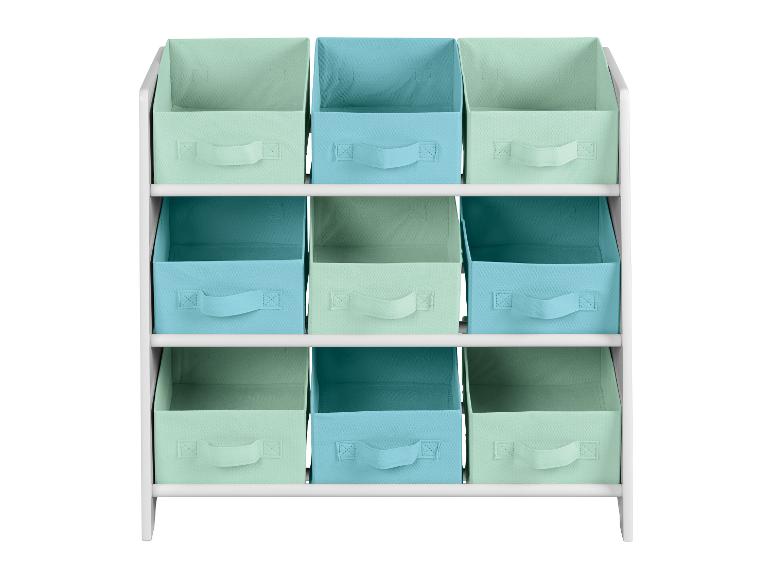 Étagère de rangement blanche avec neuf bacs en tissu vert menthe et bleu sarcelle.