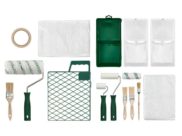 Kit de peinture avec rouleaux, pinceaux, bacs, film de protection et ruban de masquage.