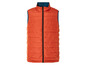 Une veste matelassée orange avec fermeture éclair.