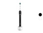 Une brosse à dents électrique Oral-B avec chargeur.