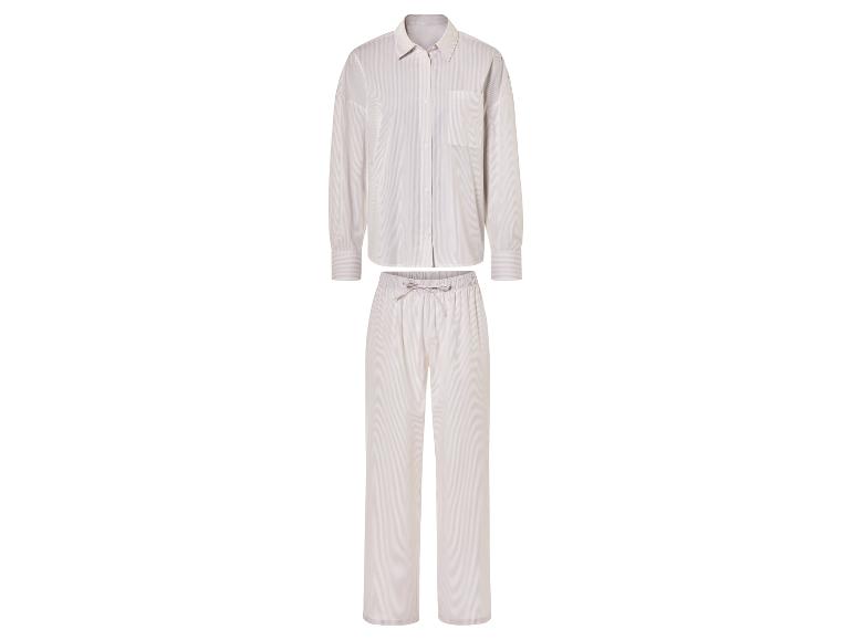 Pyjama rayé blanc avec chemise à manches longues et pantalon