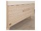 Commode en bois clair avec un tiroir et des pieds coniques, avec le logo Roba