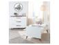 Chambre d'enfant avec commode et lit blancs, avec un logo 'meubles système évolutifs'.