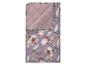 Couverture matelassée à motif floral, tons lilas et roses.