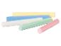 Crayons pastel: rose, vert, blanc, bleu et jaune.