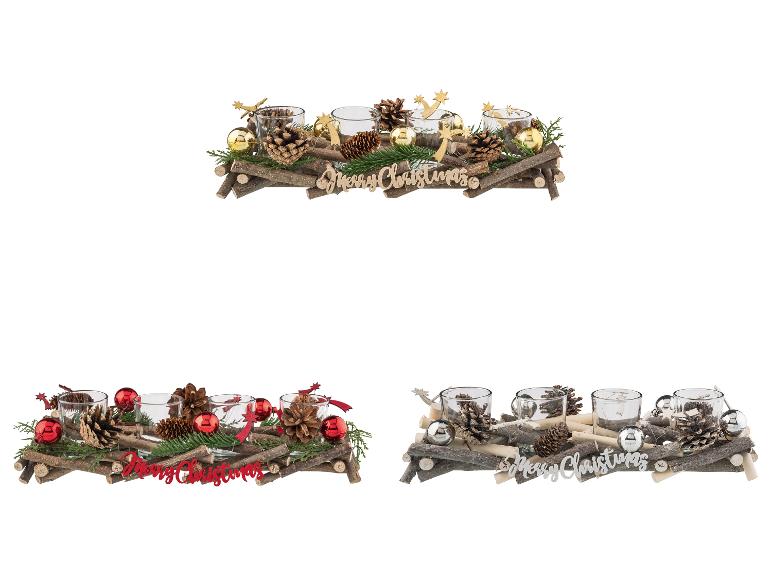 Trois bougeoirs à thé avec des branches, des pommes de pin et l'inscription 'Merry Christmas'