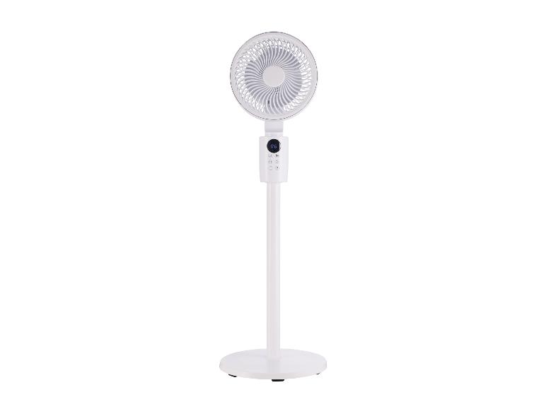 Ventilateur sur pied blanc avec affichage numérique et base ronde.
