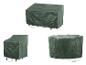 Trois housses de protection vertes pour meubles de jardin : une rectangulaire, une carrée et une ronde.