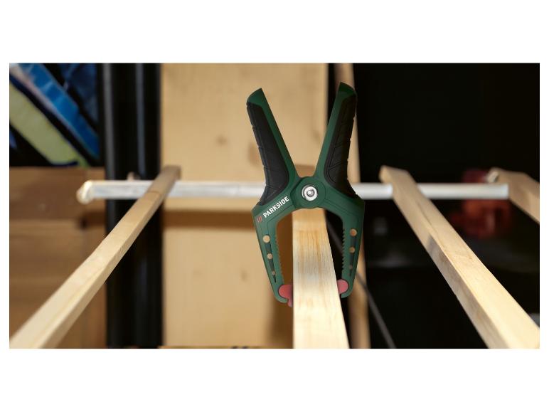 Serre-joints Parkside et bois.