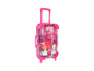 Une valise rose avec le logo Barbie et des accessoires.