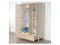 Armoire pour enfants beige et en bois avec portes ouvertes et tiroir, remplie d'articles pour bébé.