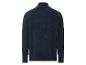 Un pull bleu marine en maille à col montant
