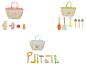 Trois ensembles de jouets avec des sacs : chevaux, jardinage et outils.
