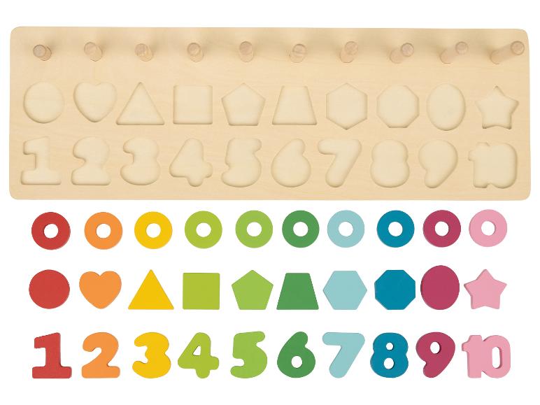 Jeu de tri en bois avec formes, chiffres et anneaux colorés.