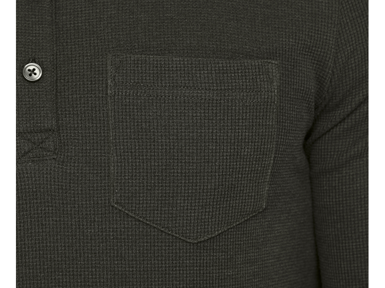 T-shirt gaufré à manches longues pour homme avec poche poitrine et bouton.